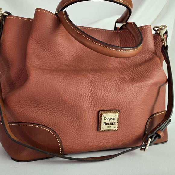 Dooney & Bourke Handbags - Beautiful Leather Dooney & Bourke Brenna Shoulder/Handbag In VGC Satchel